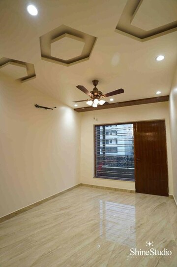 Room in 2 BHK Builder Floor at Amolik Aster Woods, Sector 98 – for Sale