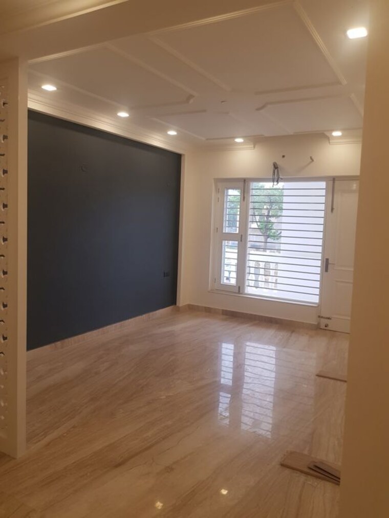 Room, amolik-aster-woods 3 Bedroom 154 Sq.Yd. Builder Floor In Sector 98 Faridabad 10098791