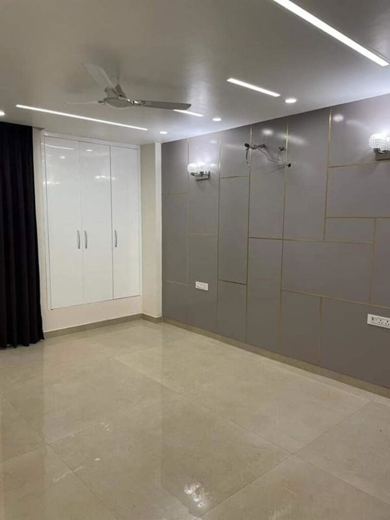 Room, amolik-aster-woods 3 Bedroom 148 Sq.Yd. Builder Floor In Sector 98 Faridabad 10098809