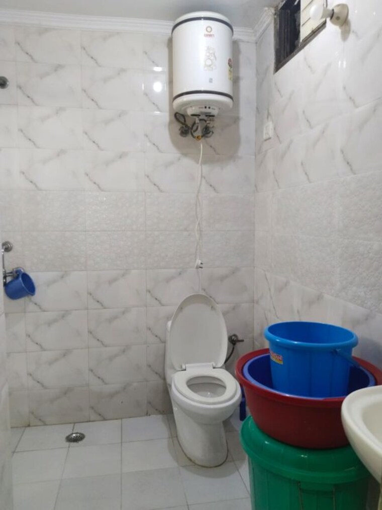 Bathroom, neb sarai 2 Bedroom 450 Sq.Ft. Builder Floor In Neb Sarai Delhi 10098892