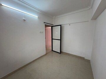 Room in 1 BHK Apartment at Borivali East – for Sale