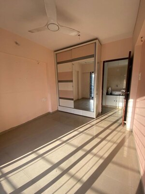 Room in 3 BHK Apartment at Sudarshan Sky Garden, Ghodbunder Road – for Rent