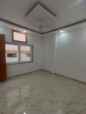 Room in 2 BHK Builder Floor at Govindpuri – for Rent