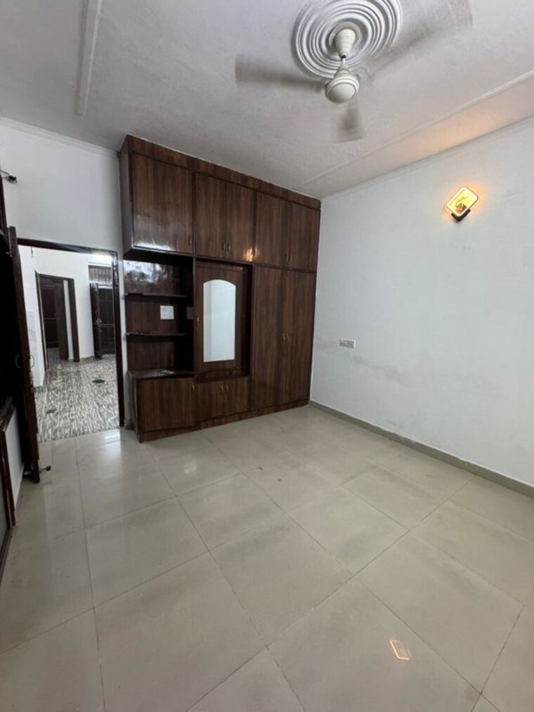 Room, patiala road 3 Bedroom 1800 Sq.Ft. Apartment In Patiala Road Zirakpur 10099063