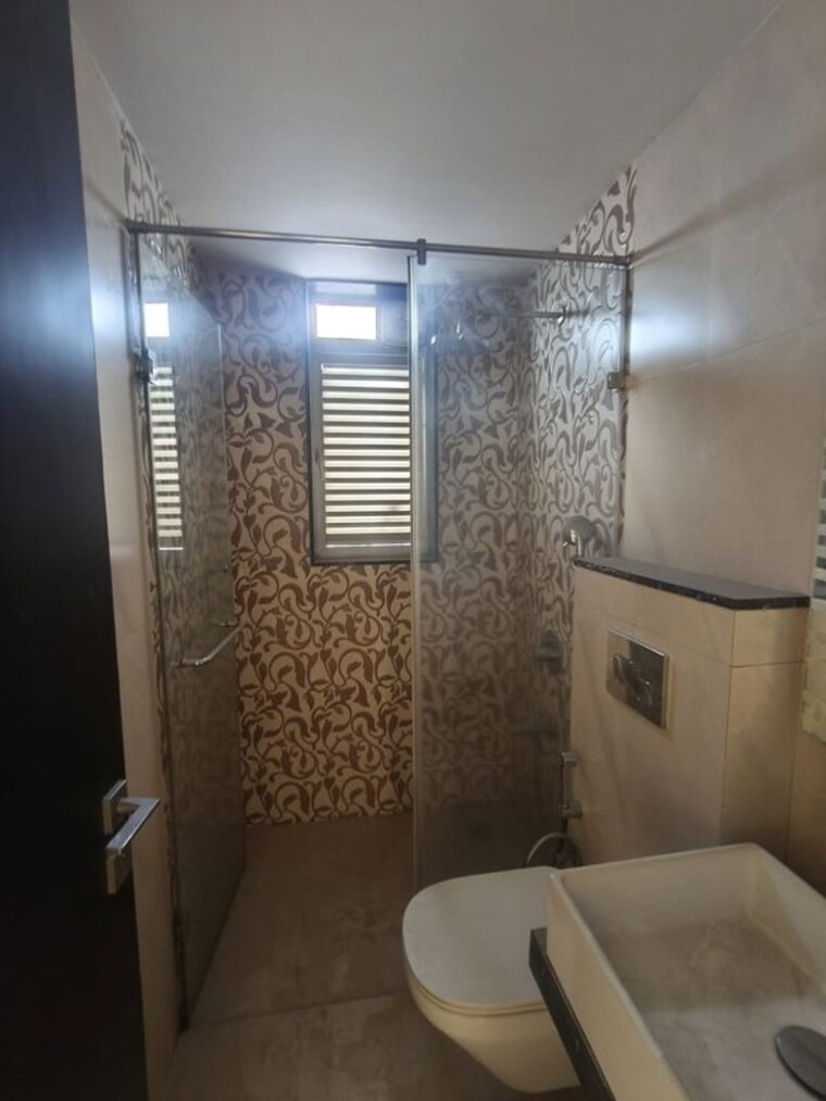 Bathroom, santacruz west 3 Bedroom 1100 Sq.Ft. Apartment In Santacruz West Mumbai 10099055