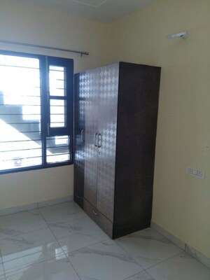 Room in 3 BHK Builder Floor at Aerocity – for Rent