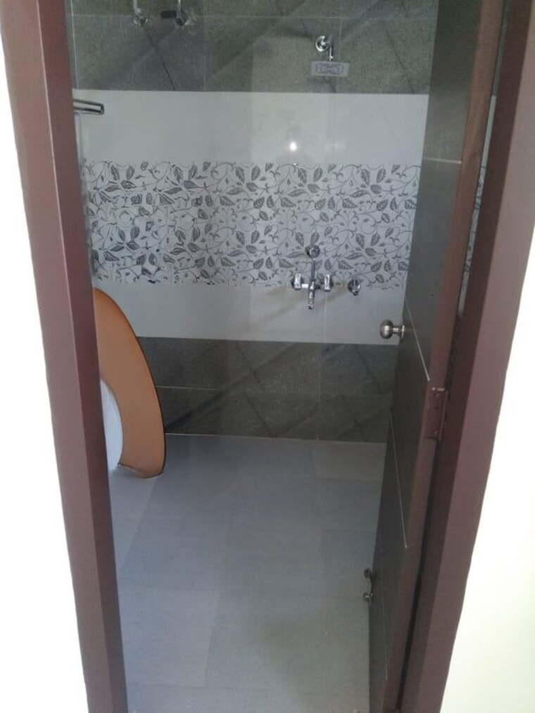 Bathroom, aerocity 3 Bedroom 1600 Sq.Ft. Builder Floor In Aerocity Mohali 10099104