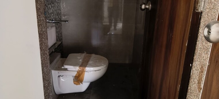 Bathroom, sushanku-avenue-36 2 Bedroom 650 Sq.Ft. Apartment In Goregaon West Mumbai 10099189