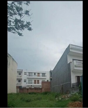  Plot For Sale in Sector 76
