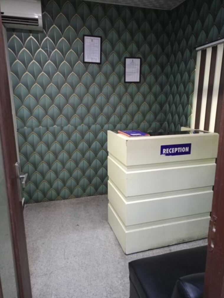 Bathroom, sector 1 Commercial Office Space 500 Sq.Ft. In Sector 1 Noida 10099354
