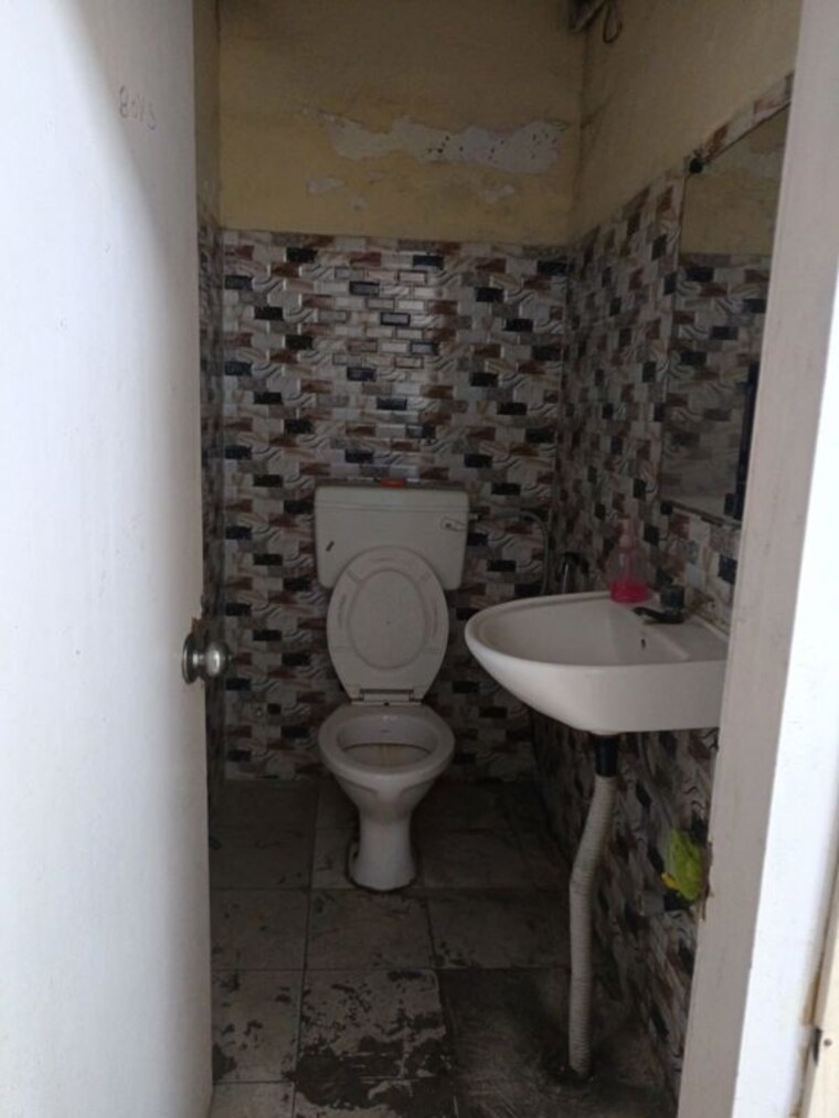 Bathroom, sector 2 Commercial Office Space 2030 Sq.Ft. In Sector 2 Noida 10099561
