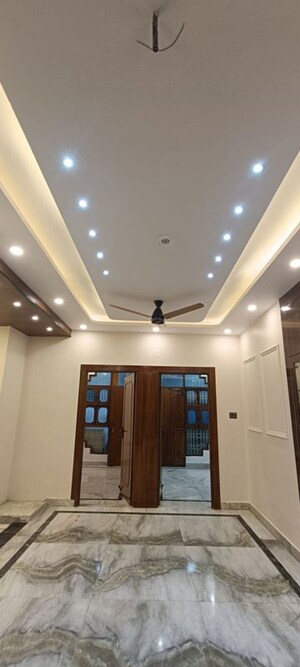 Furnished Amenities in 2 BHK Apartment at Shipra Riviera, Gyan Khand – for Rent