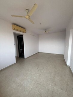 2.5 BHK + Pooja Room,Servant Room,Study Room,Extra Room Apartment For Sale in Lodha Splendora