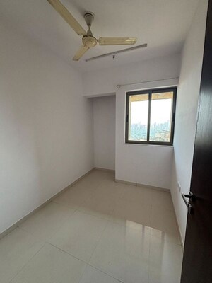 Room in 2.5 BHK Apartment at Lodha Splendora, Ghodbunder Road – for Sale