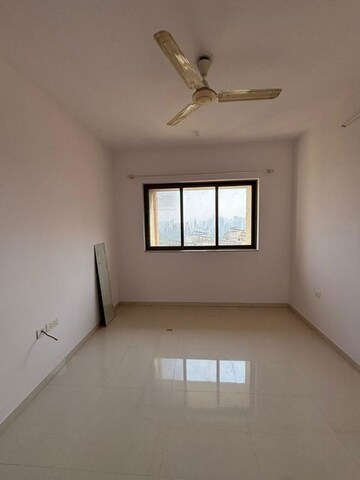 Room in 2.5 BHK Apartment at Lodha Splendora, Ghodbunder Road – for Sale