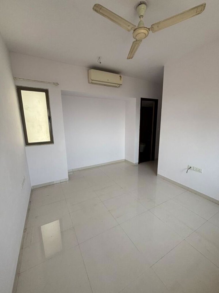 Room, lodha-splendora 2.5 Bedroom 848 Sq.Ft. Apartment In Ghodbunder Road Thane 10099573