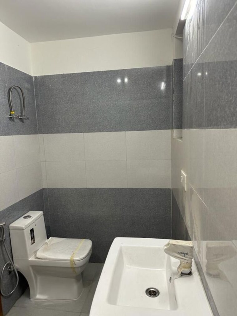 Master Bedroom, ansal-sushant-estate 3 Bedroom 1340 Sq.Ft. Apartment In Sector 52 Gurgaon 10099580