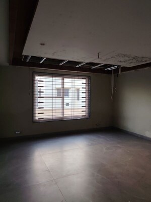 Room in 5 BHK Villa at Telibandha – for Sale
