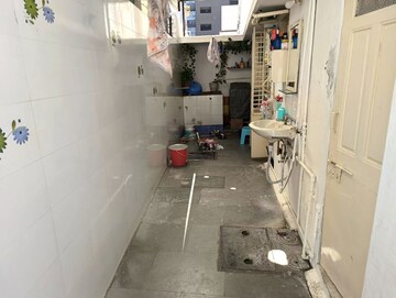 Parking in 1 BHK Villa at Satellite – for Sale