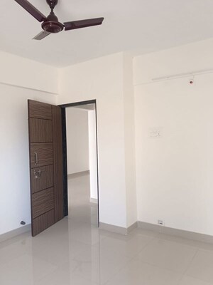 Room in 1 BHK Apartment at Kharadi – for Rent