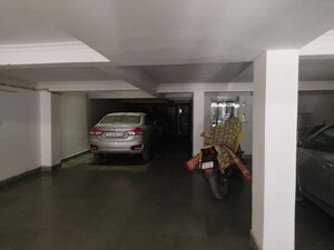Parking in 3 BHK Builder Floor at Dwarka – for Rent