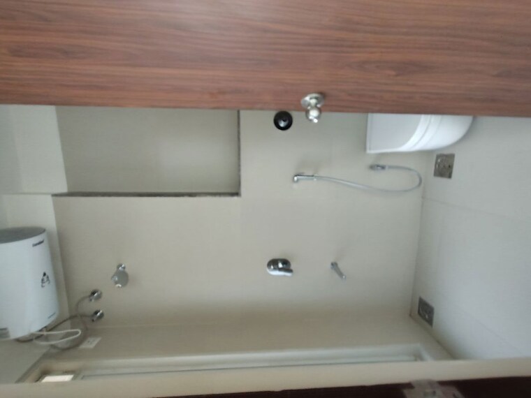 Bathroom, raj-tattva 3.5 Bedroom 1450 Sq.Ft. Apartment In Kapur Bawdi Thane 10099717
