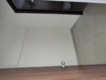 Room in 3.5 BHK Apartment at Raj Tattva, Kapur Bawdi – for Rent