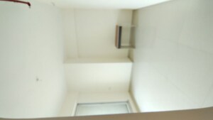 Room in 3.5 BHK Apartment at Raj Tattva, Kapur Bawdi – for Rent