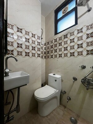 Master Bedroom in 2 BHK Builder Floor at Govindpuri – for Rent