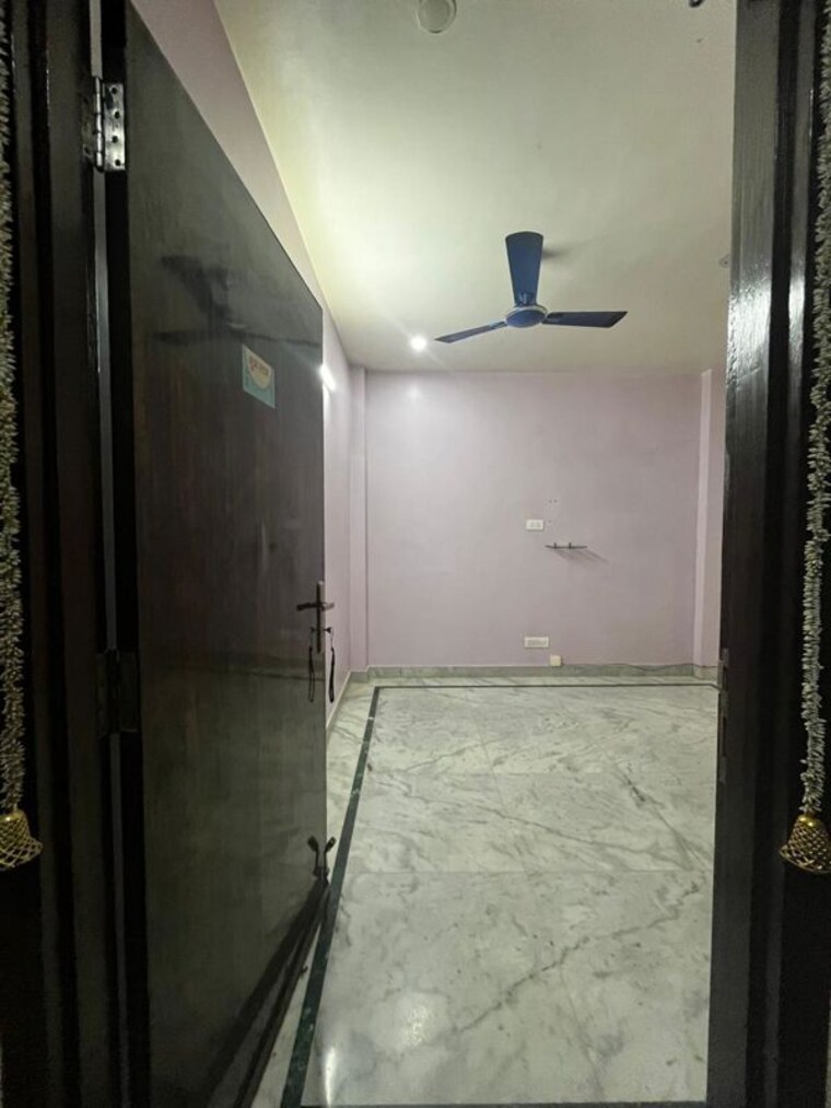 Bathroom, govindpuri 2 Bedroom 900 Sq.Ft. Builder Floor In Govindpuri Delhi 10099724