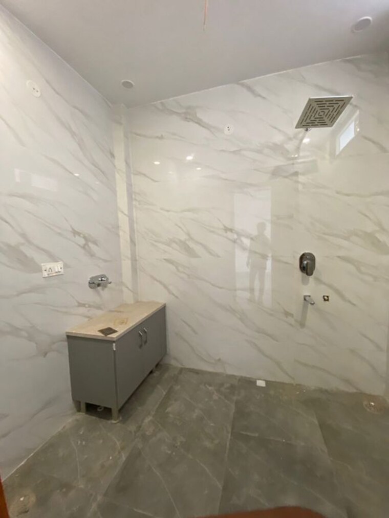 Bathroom, dwarka 3 Bedroom 1500 Sq.Ft. Apartment In Dwarka Delhi 10099741
