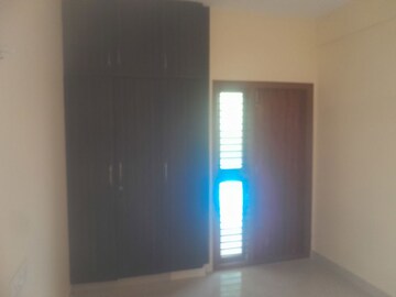 Room in 2 BHK Builder Floor at Nri Layout – for Rent