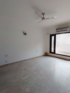3 BHK + Servant Room Builder Floor For Rent in Navjeevan Vihar
