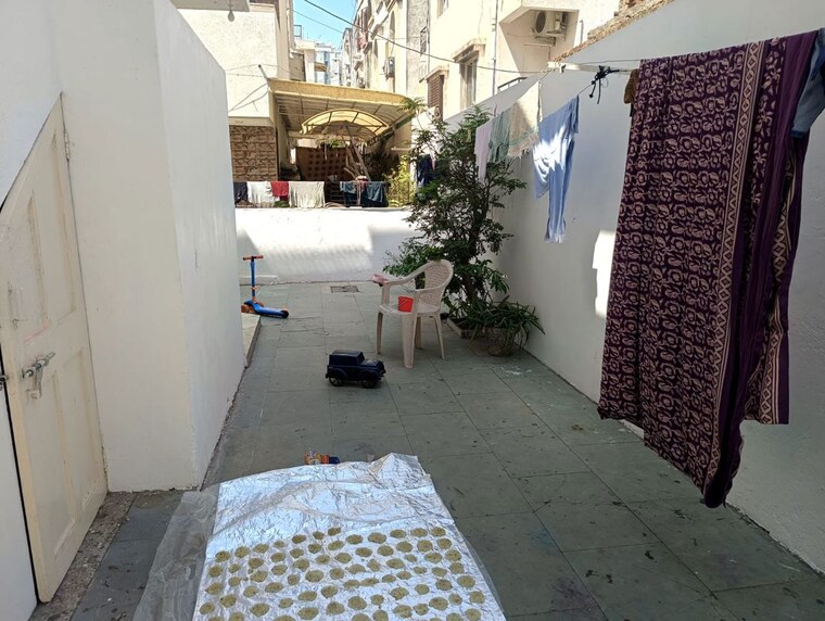 Team Area, satellite 2 Bedroom 130 Sq.Yd. Villa In Satellite Ahmedabad 10099739