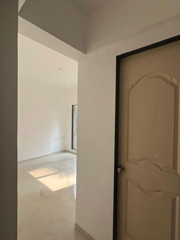 Room in 2 BHK Apartment at Fortune Elite Mulund West, Mulund West – for Rent