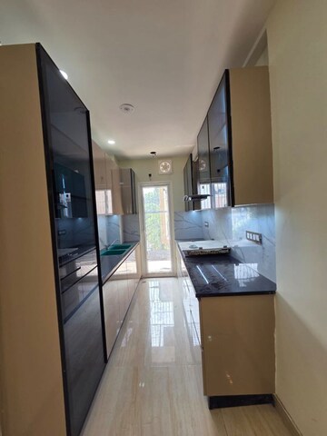 Building Lobby in 3 BHK Builder Floor at Sushant Lok 3, Sector 57 – for Rent