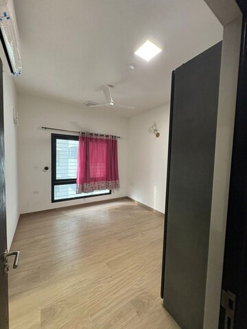 Room in 3 BHK Apartment at Dwarka – for Rent