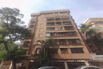 2 BHK Apartment For Sale in Yari Road