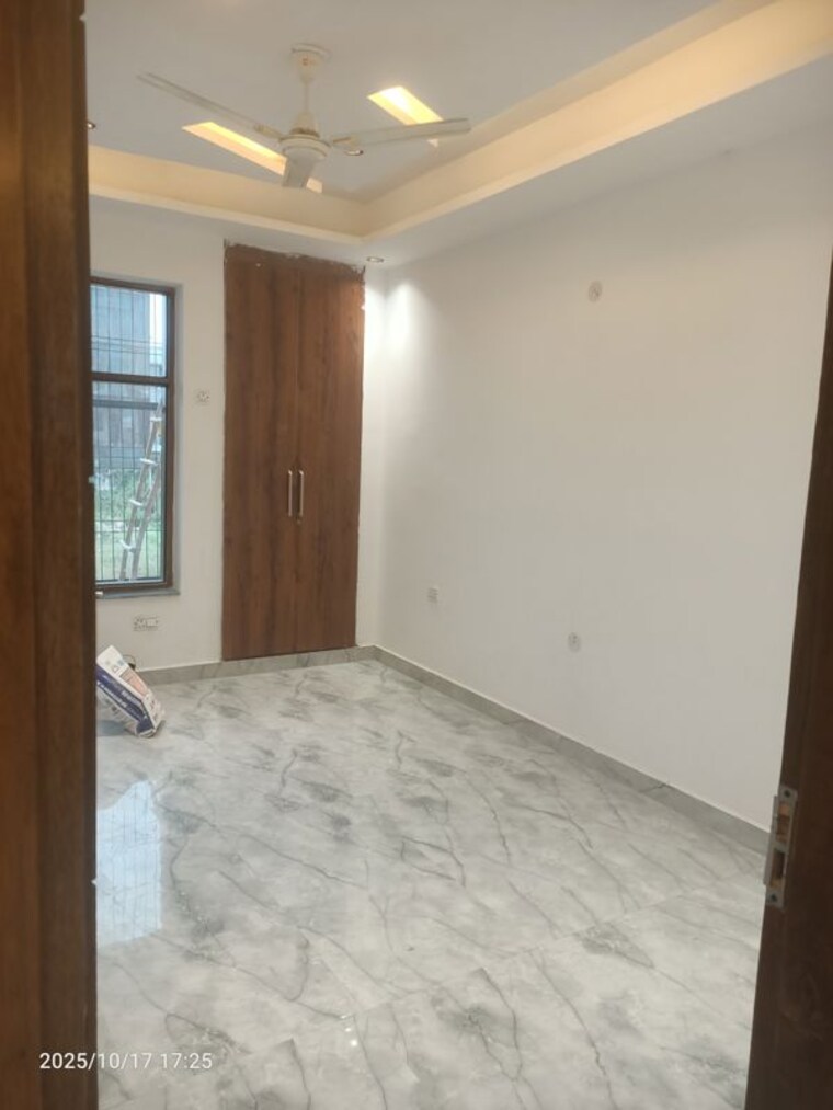 Room, parklands 3 Bedroom 2250 Sq.Ft. Builder Floor In Sector 85 Faridabad 10100189