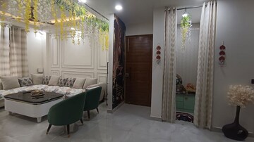 Bathroom in 3 BHK Builder Floor at BPTP Parkland Pride, Sector 77 – for Sale