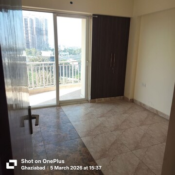 Room in 3 BHK Apartment at Rise Organic Ghar, Lal Kuan – for Rent