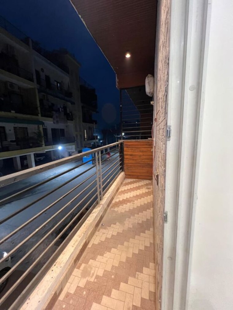 Balcony, vip road 3 Bedroom 1489 Sq.Ft. Apartment In Vip Road Zirakpur 10100206