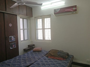 Bedroom in 2 BHK Apartment at Nishigandha CHS, Bandra East – for Rent
