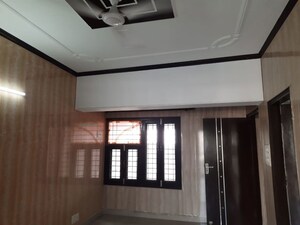 Room in 3 BHK Apartment at Vasant Kunj – for Rent