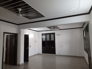 Room in 3 BHK Apartment at Vasant Kunj – for Rent