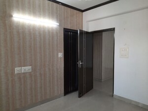 Room in 3 BHK Apartment at Vasant Kunj – for Rent
