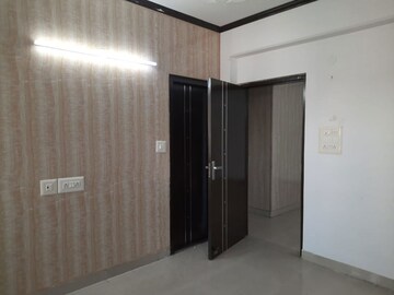 Room in 3 BHK Apartment at Vasant Kunj – for Rent