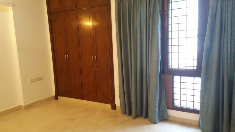 undefined, mayfair garden 4 Bedroom 395 Sq.Yd. Builder Floor In Mayfair Garden Delhi 10100292