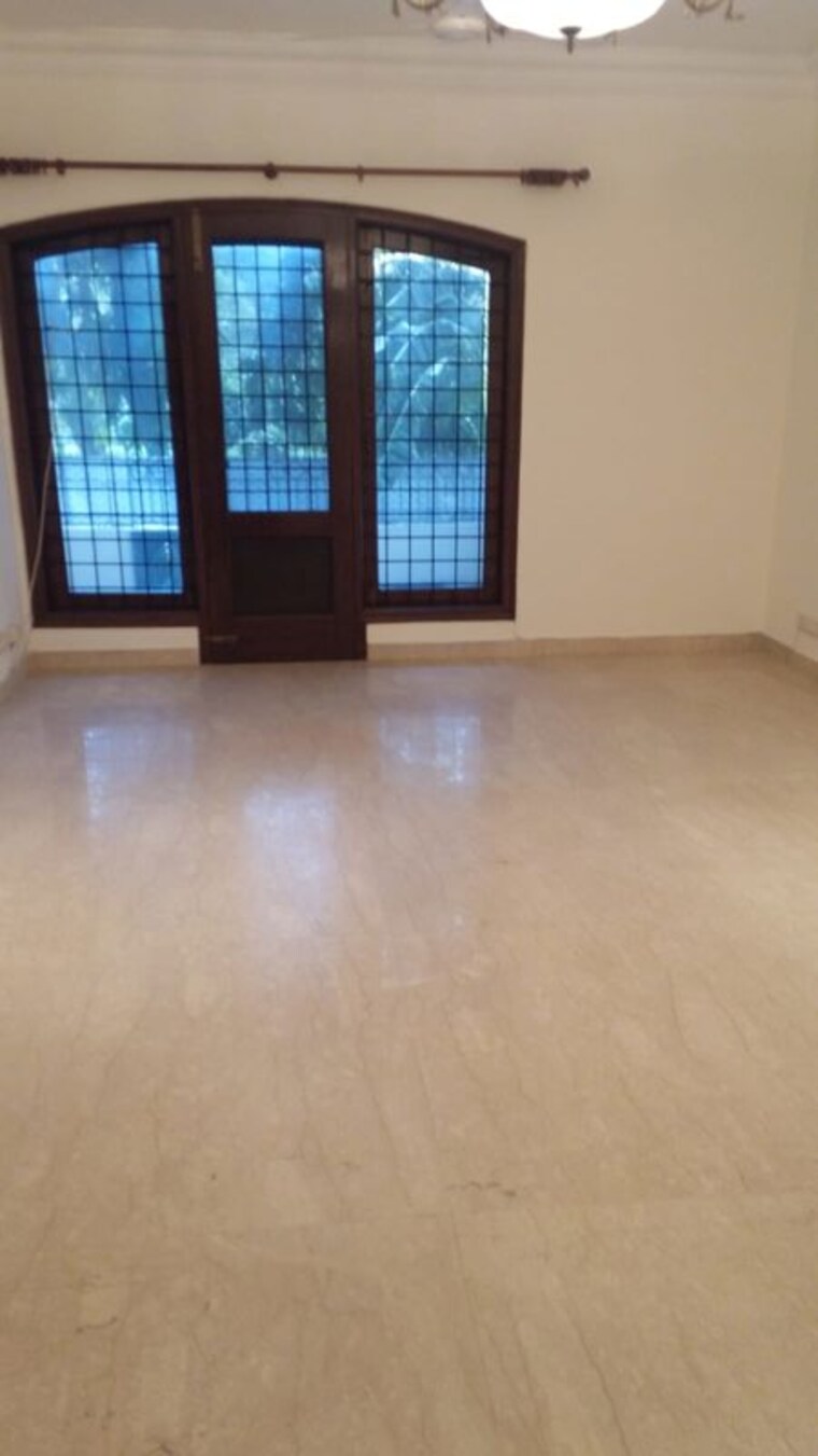 Room, mayfair garden 4 Bedroom 395 Sq.Yd. Builder Floor In Mayfair Garden Delhi 10100292