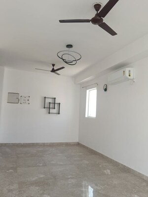 Room in 4 BHK Apartment at SS Linden, Sector 84 – for Rent